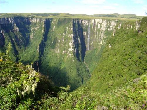 Canyon da Encerra - S. J. dos Ausentes - RS. Foto Luiz Fernando Guglielmi